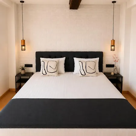Tarnovia Boutique Apartment- In The Old Town Of